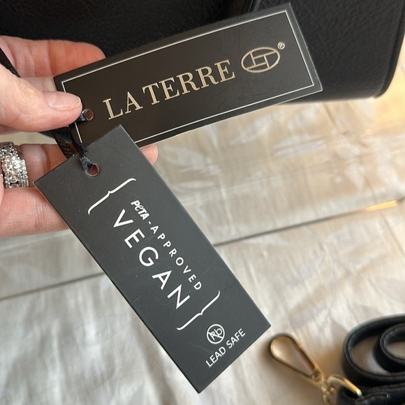 Adaptable black handbag. Perfect size with crossbody strap. New w/ tags - Picture 5 of 11